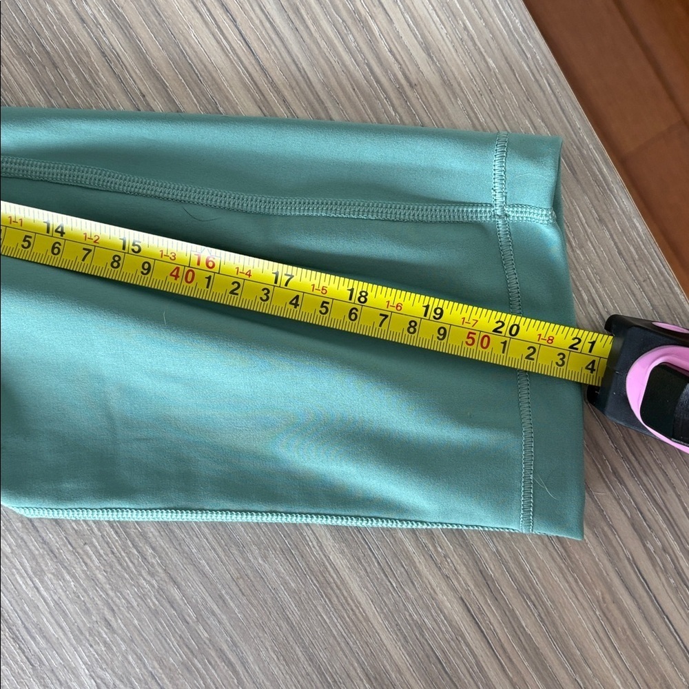 Athleta Ultimate Stash Pocket Capri Leggings Teal Size M - Picture 9 of 9